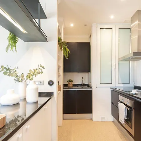 Lägenhet Sea Views From 4 Balconies Walk Score 90 *