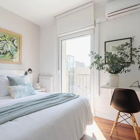 Sea Views From 4 Balconies Walk Score 90 * San Sebastián