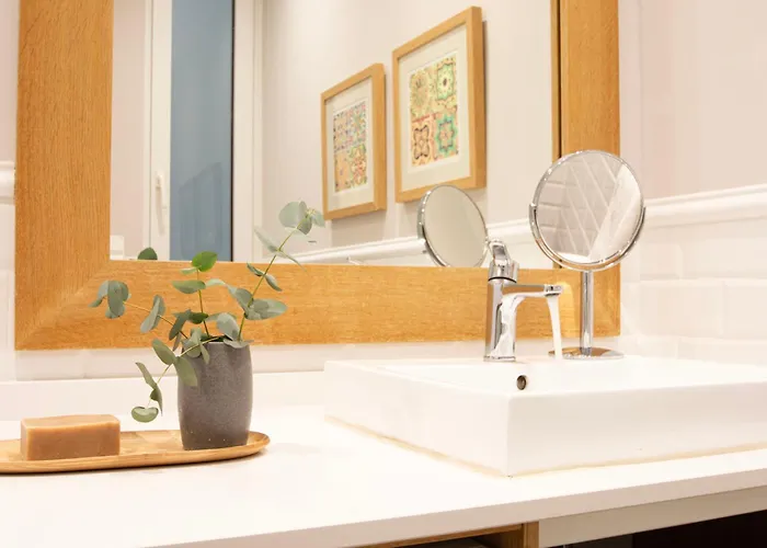 Sea Views From 4 Balconies Walk Score 90 Apartment